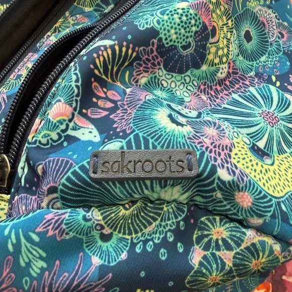 Sakroots On the Go sling - Picture 8 of 11